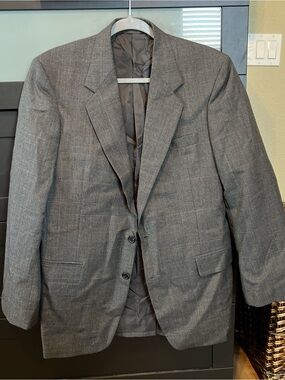 Men's Gray Plaid Two-Button Blazer